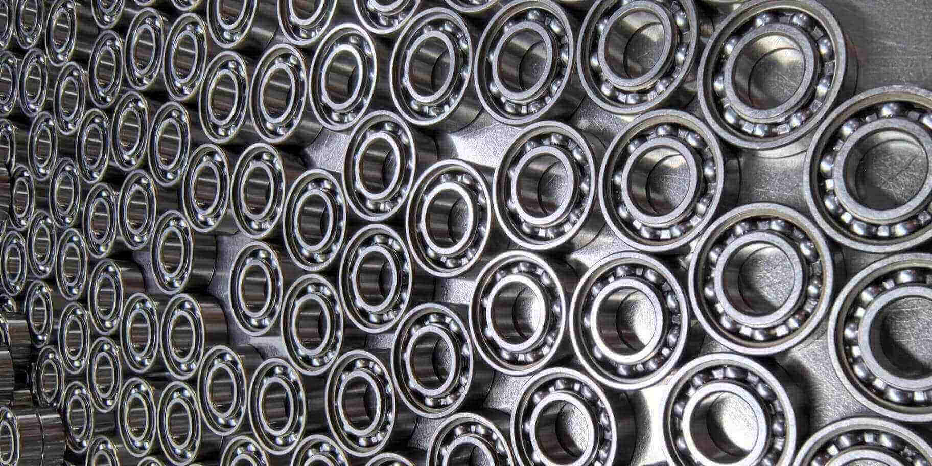 Dynamic vs. Static Load Rating (Cr vs. C0r) How to Calculate Deep Groove Ball Bearing Life Dynamic vs. Static Load Rating (Cr vs. C0r) How to Calculate Deep Groove Ball Bearing Life